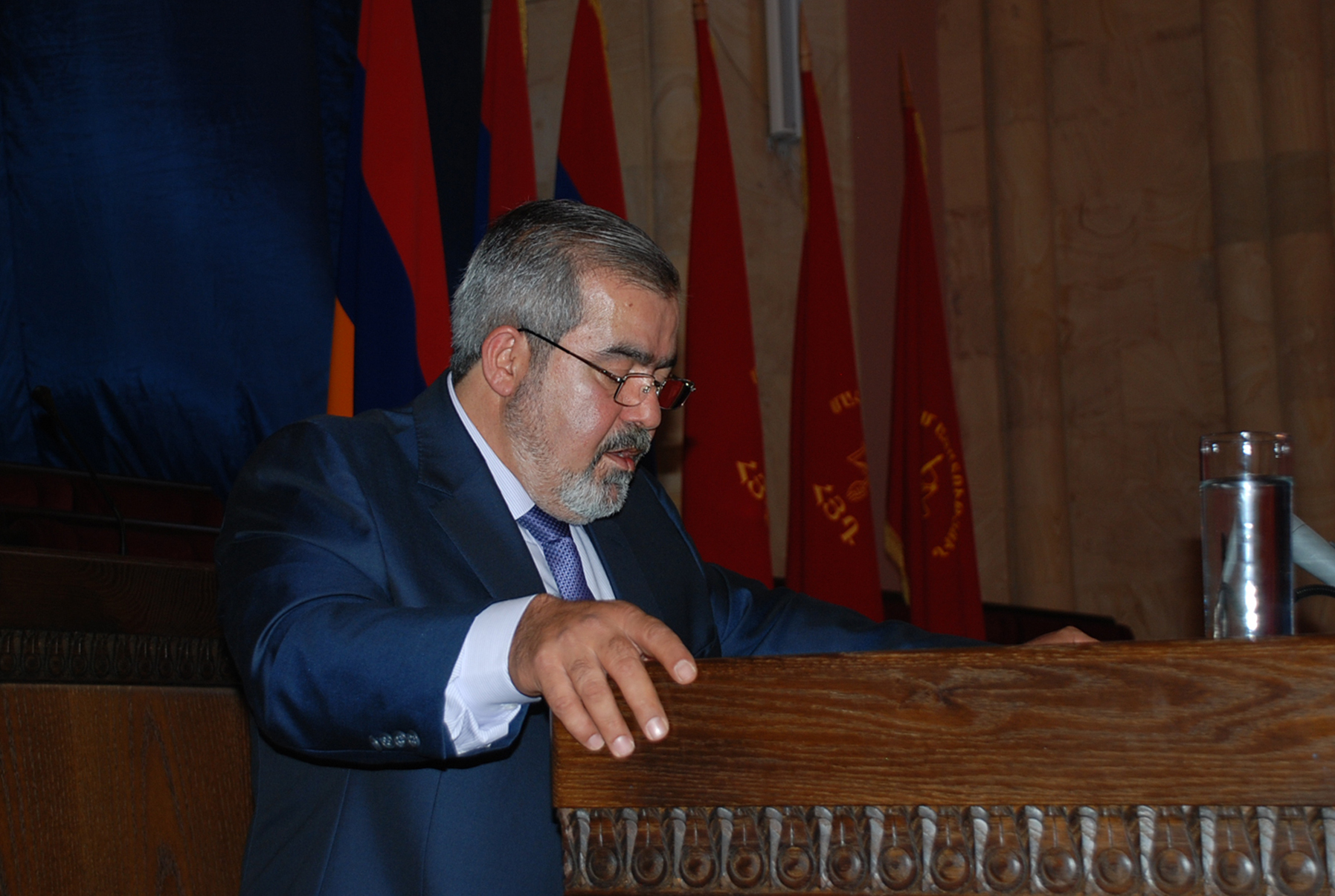 http://usarmenianews.com/files/4354556d/1237/adf5f1cfa4ae7.jpg