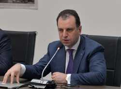 ՈՎ Է ՀՀ ՊԱՇՏՊԱՆՈՒԹՅԱՆ ՆՈՐԱՆՇԱՆԱԿ ՆԱԽԱՐԱՐԻ ԿԻՆԸ (PHOTO)