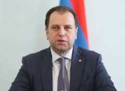 Պաշտպանության նախարար Վիգեն Սարգսյանը պաշտոնապես հայտարարեց, որ անդամակցելու է ՀՀԿ-ին