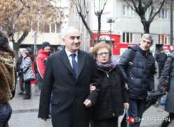 Գալուստ Սահակյանի «տունը պահողը» կինն է. նա, պարզվում է, հաջողակ գործարար է