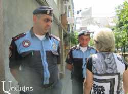 «Հանցագործները դուք եք, ես եմ դրոշը կարել, տվել տղայիս ձեռքը». Միջադեպ դատապարտյալների հիվանդանոցի մոտ. (Տեսանյութ)  Առավոտ