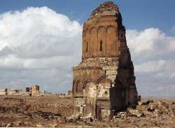 Անին կործանվել է հենց այն արատների պատճառով, ինչը հիմա ծաղկում է Հայաստանում
