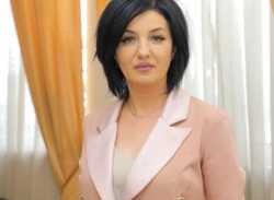 Հայաստանի, Արցախի և Սփյուռքի իմ հայրենակիցնե´ր, շա˜տ ենք ուշացել, բայց անդառնալի չէ...Մետաքսե Հակոբյան