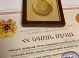 Ոսկե մեդալ՝ Քննչական կոմիտեի նախագահի մամուլի քարտուղարին Ոսկե մեդալ՝ Քննչական կոմիտեի նախագահի մամուլի քարտուղարին