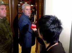 Միգուցե Ձեր «բեղերը» հարդարված չեն․ միջադեպ Անդրանիկ Քոչարյանի և լրագրողի միջև