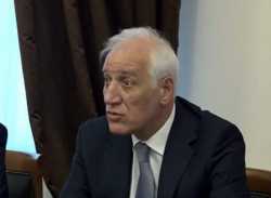 Երբ դեռ փակ են կրկեսի դռները