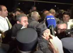 Դատարանի բակում վիճաբանություն սկսվեց քաղաքացիների և ոստիկանական ուժերի միջև (տեսանյութ)