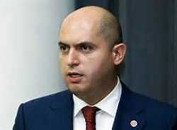 Ո՞վ փորեց Արմեն Աշոտյանի ոտքի տակը ...