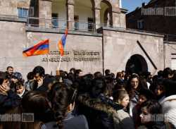 Բողոքի ակցիա Բրիտանիայի դեսպանատան դիմաց. VIDEO