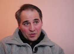 Ոտքեր համբուրող ամբոխը արժանի չի մի քանի հարյուր լավերի պայքարին ու արյանը...