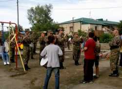  Զինվորական նվագախումբը  մանկական խաղահրապարակում