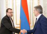 Դեսպանը հասկացել է, որ պետք է շտկել իրավիճակն և խնդրել է կառավարությանը ուղղել իր անունից ասված խոսքը.«Հրապարակ» Դեսպանը հասկացել է, որ պետք է շտկել իրավիճակն և խնդրել է կառավարությանը ուղղել իր անունից ասված խոսքը.«Հրապարակ»