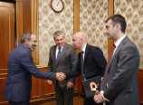 Վարչապետ Նիկոլ Փաշինյանն ընդունել է իտալական «Ռենկո» ընկերության գլխավոր գործադիր տնօրեն Ջովաննի Ռուբինիին Վարչապետ Նիկոլ Փաշինյանն ընդունել է իտալական «Ռենկո» ընկերության գլխավոր գործադիր տնօրեն Ջովաննի Ռուբինիին