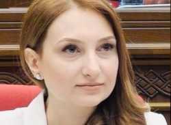 «Հրապարակ».Դեսպանի բարձր պաշտոնում անփորձ մեկին նշանակելու  գլխավոր հիմնավորումն այն է, թե տիկինը լավ անգլերեն գիտի