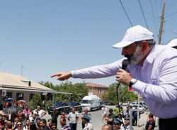 Մի րոպե տիկին, Դուք չեք որոշում թուրքը որտեղ ա գալու նստի, հանգիստ մի հատ. Փաշինյանը վայքեցի բնակչին
